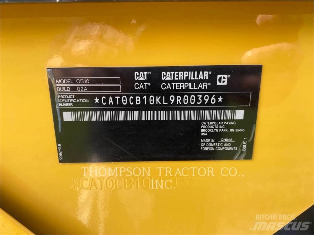 CAT CB 10 双轮压路机
