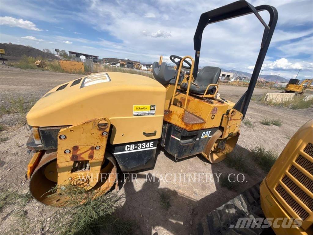 CAT CB-334E 复合式压路机