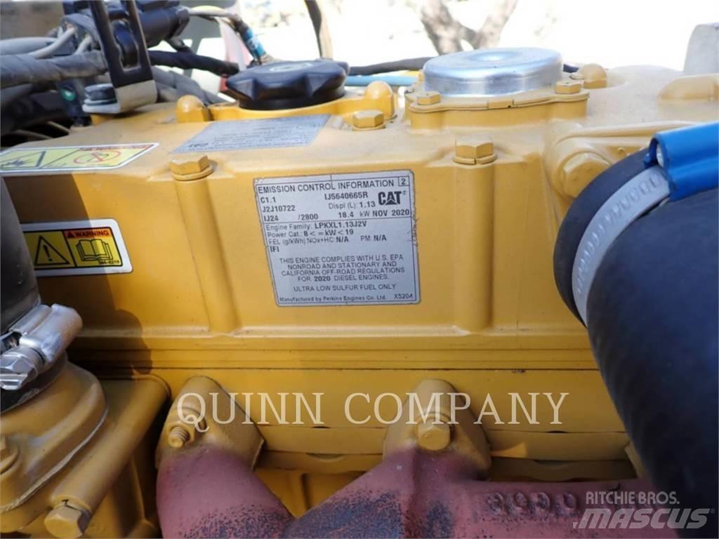 CAT CB1.7 双轮压路机