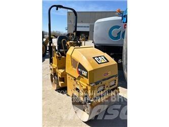 CAT CB1.7-03 土壤压实机