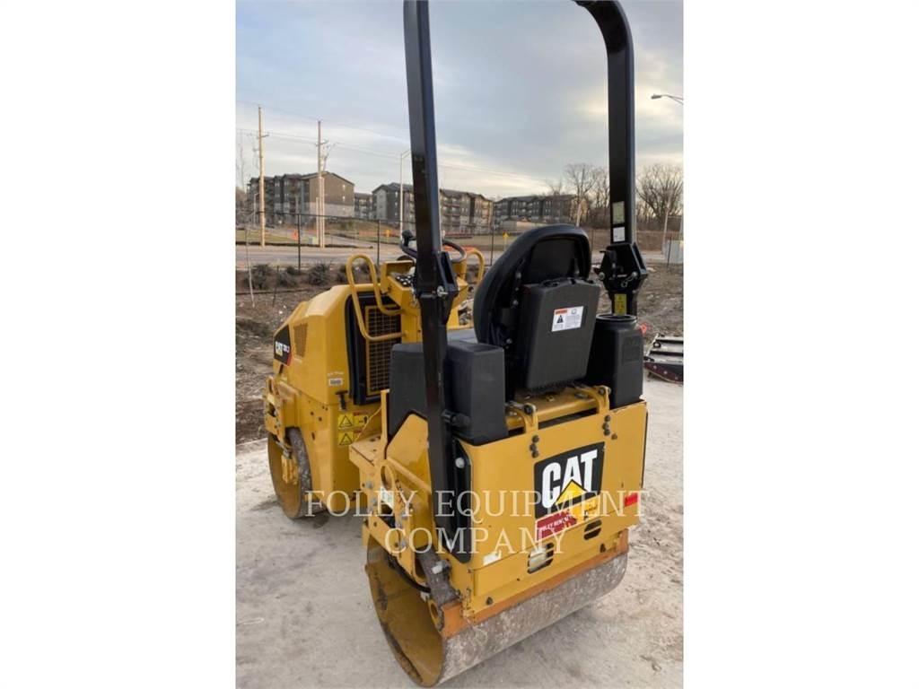 CAT CB1.7-03 土壤压实机