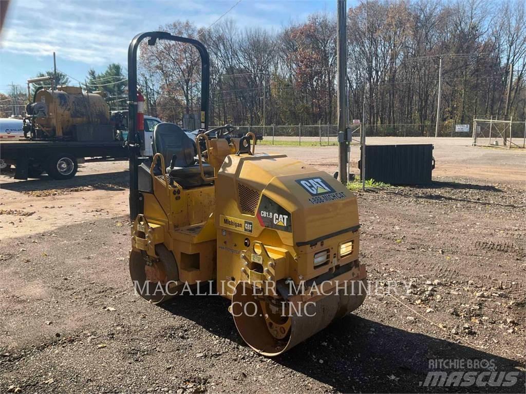 CAT CB1.8 双轮压路机