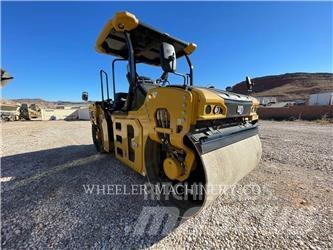 CAT CB10 双轮压路机