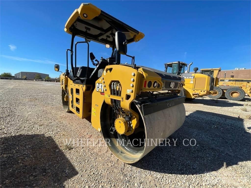 CAT CB10 双轮压路机