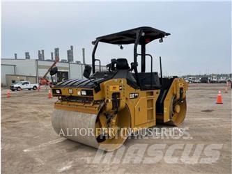 CAT CB10 双轮压路机