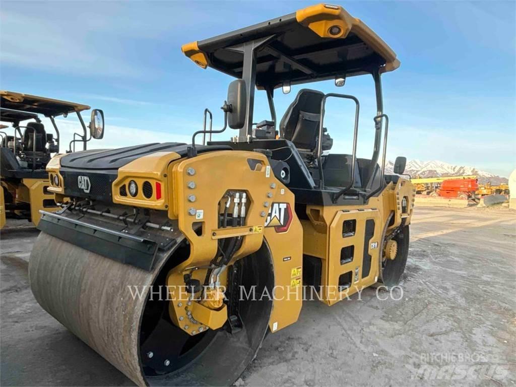 CAT CB10 双轮压路机