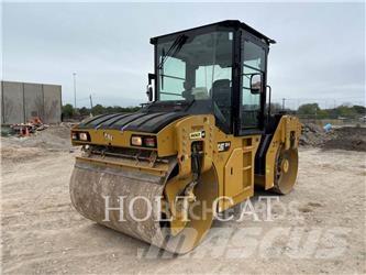 CAT CB10 双轮压路机
