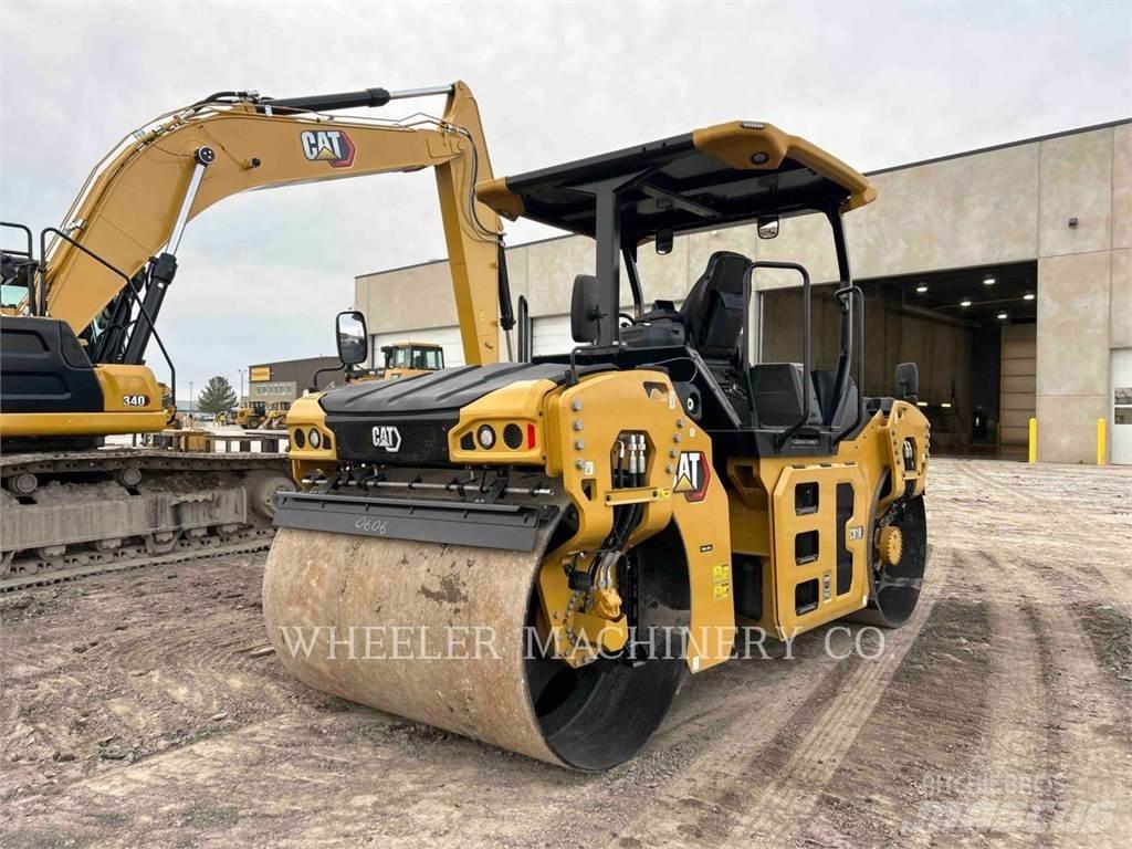 CAT CB10 双轮压路机