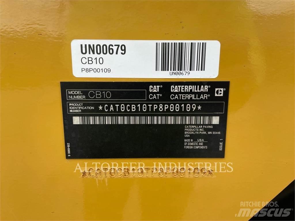CAT CB10 双轮压路机