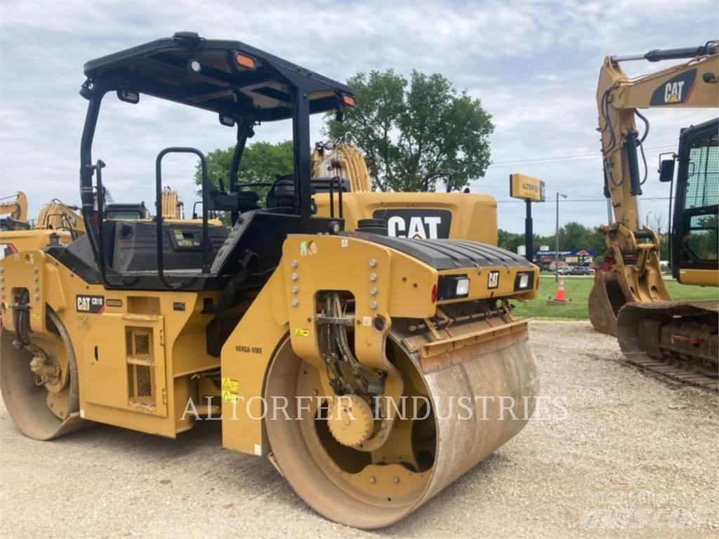 CAT CB10 双轮压路机