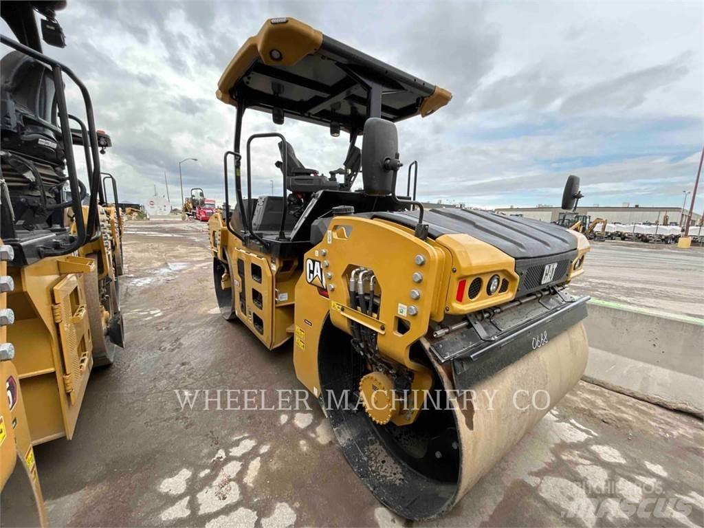 CAT CB10 双轮压路机