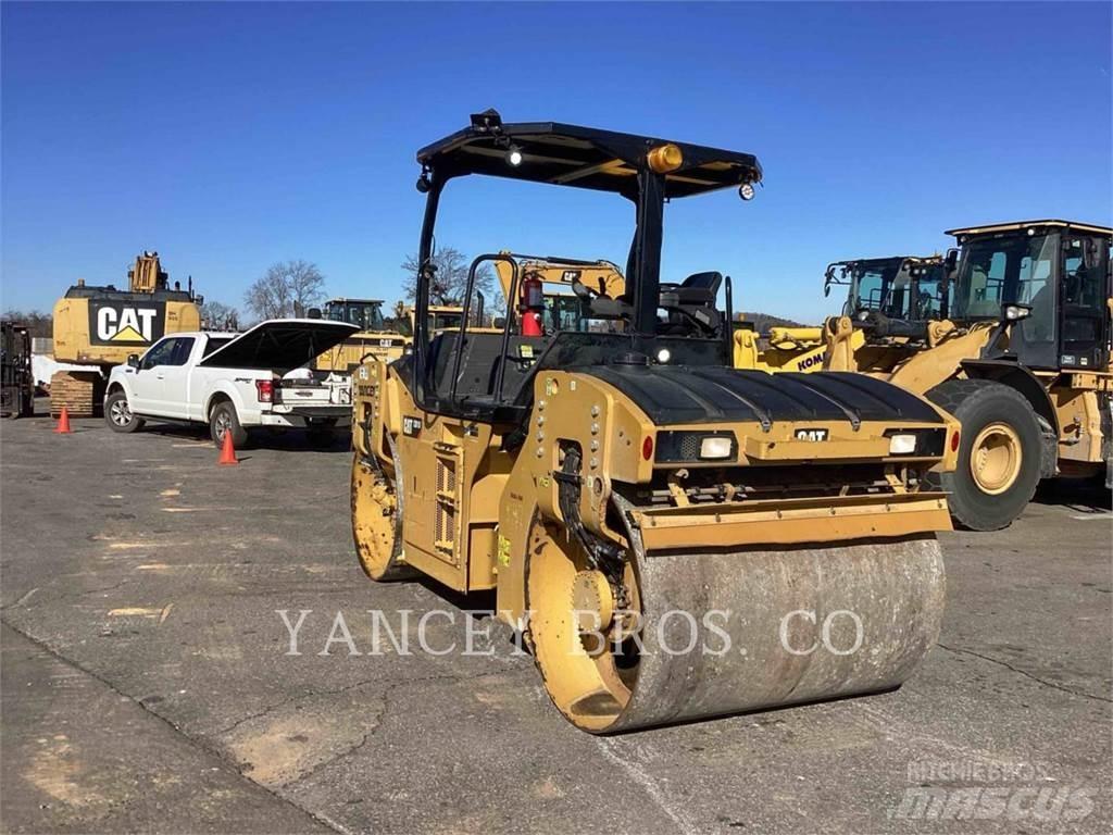 CAT CB10 土壤压实机