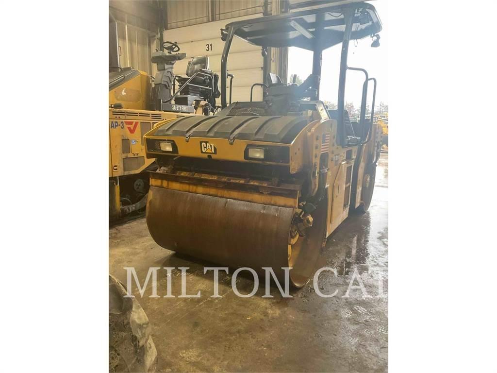 CAT CB10 土壤压实机