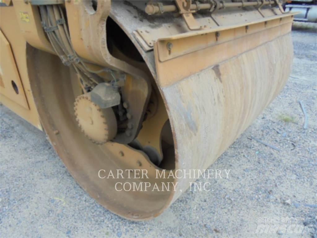 CAT CB10 土壤压实机