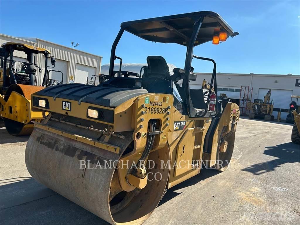 CAT CB10 双轮压路机