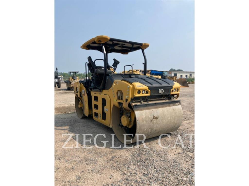 CAT CB10 土壤压实机