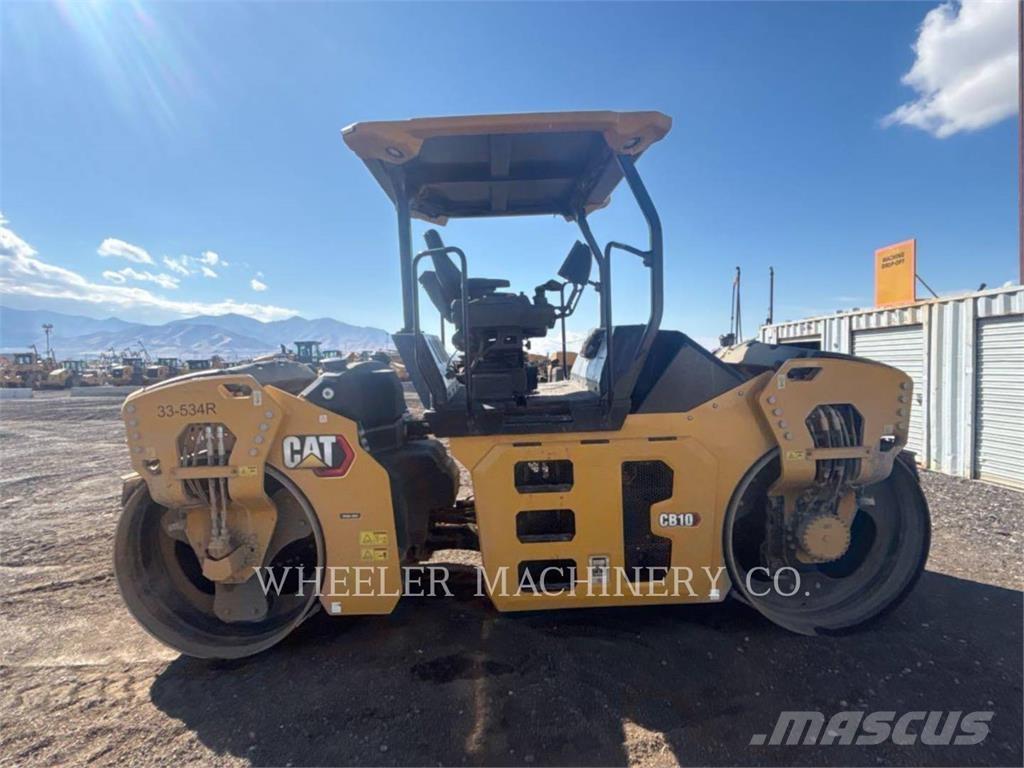 CAT CB10 双轮压路机