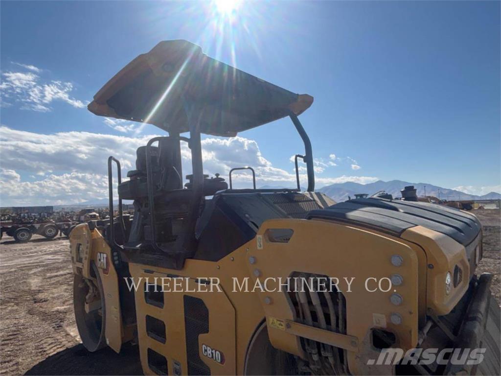 CAT CB10 双轮压路机