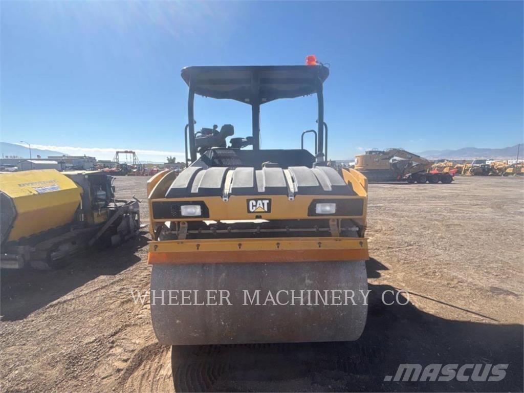 CAT CB10 双轮压路机