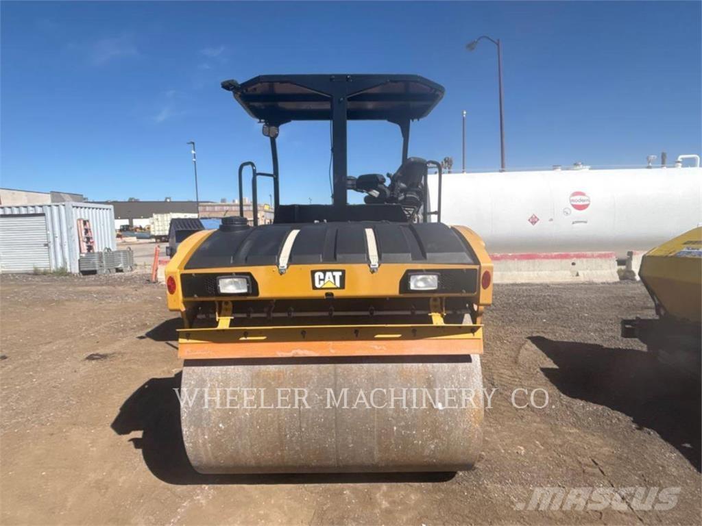 CAT CB10 双轮压路机