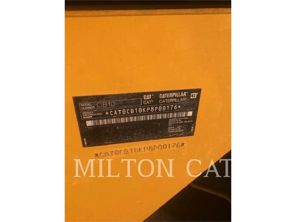 CAT CB10 土壤压实机