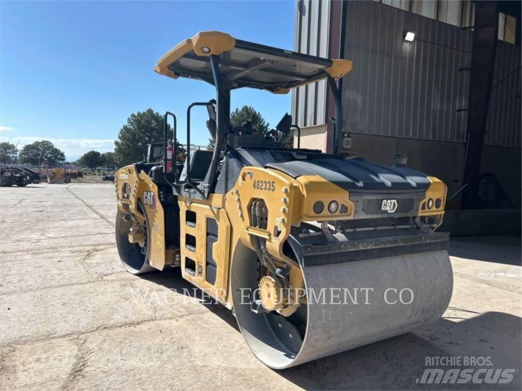 CAT CB10 土壤压实机