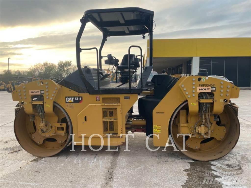 CAT CB13 单轮压路机