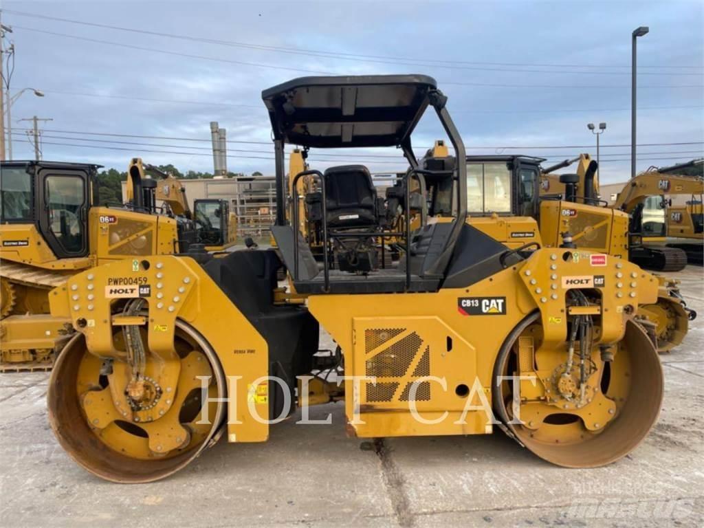 CAT CB13 单轮压路机