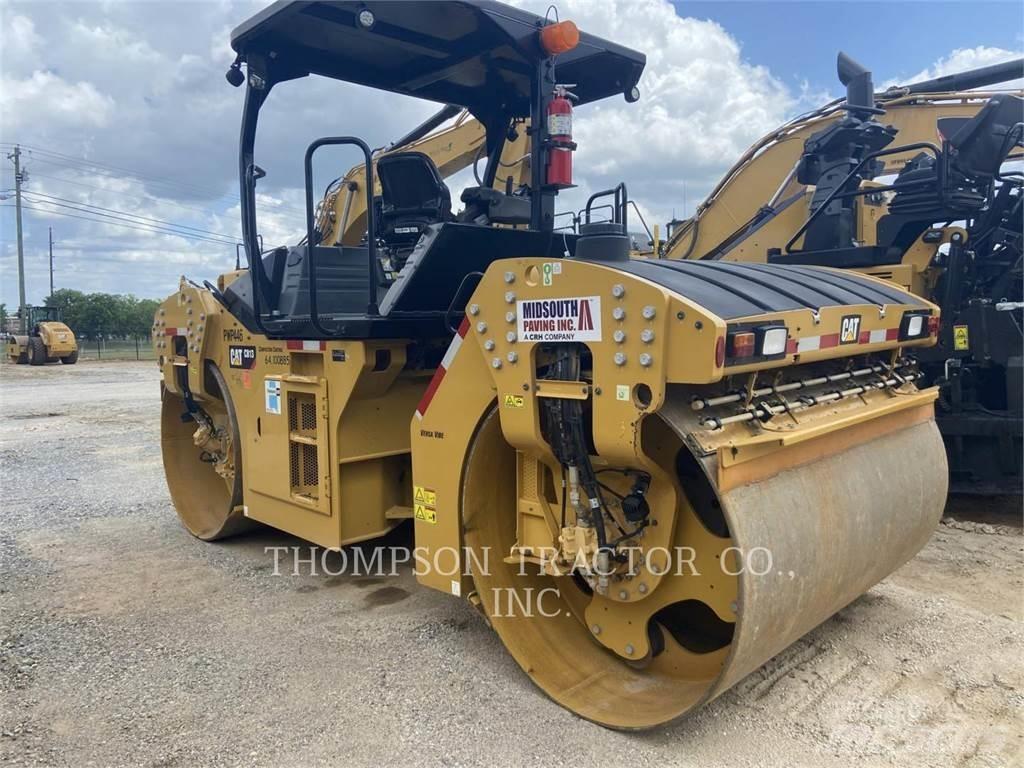 CAT CB13 双轮压路机