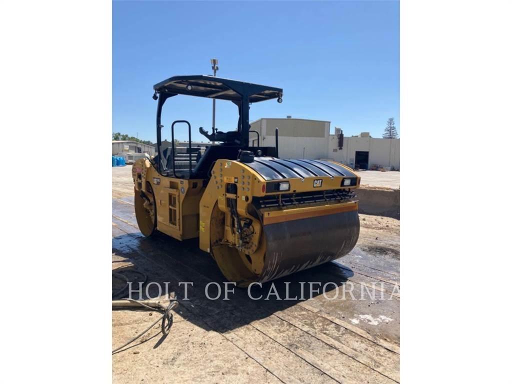 CAT CB13 双轮压路机