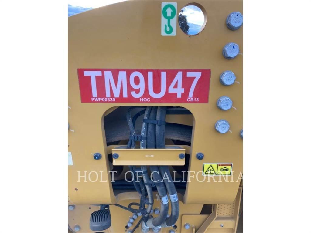 CAT CB13 双轮压路机