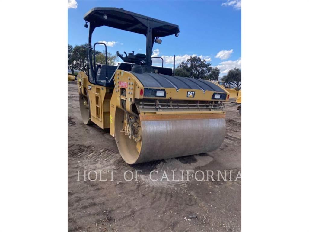CAT CB13 双轮压路机