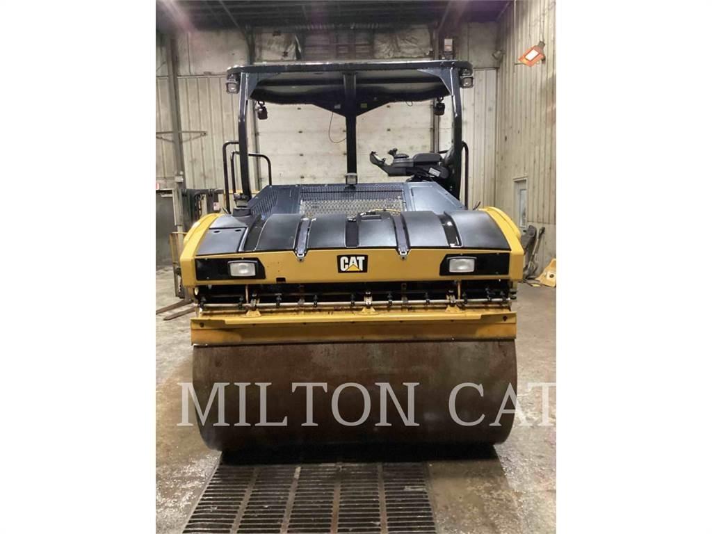 CAT CB13 土壤压实机