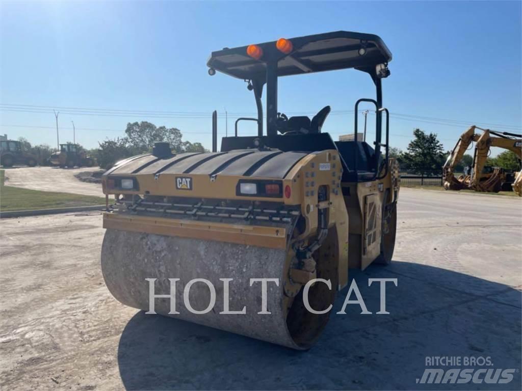 CAT CB13 单轮压路机