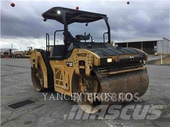 CAT CB13 土壤压实机