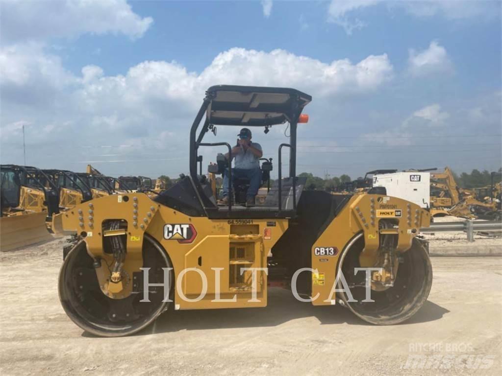 CAT CB13 单轮压路机