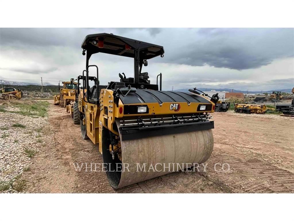 CAT CB13 双轮压路机
