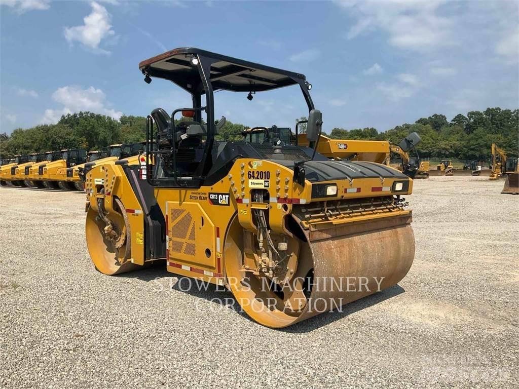 CAT CB13 双轮压路机