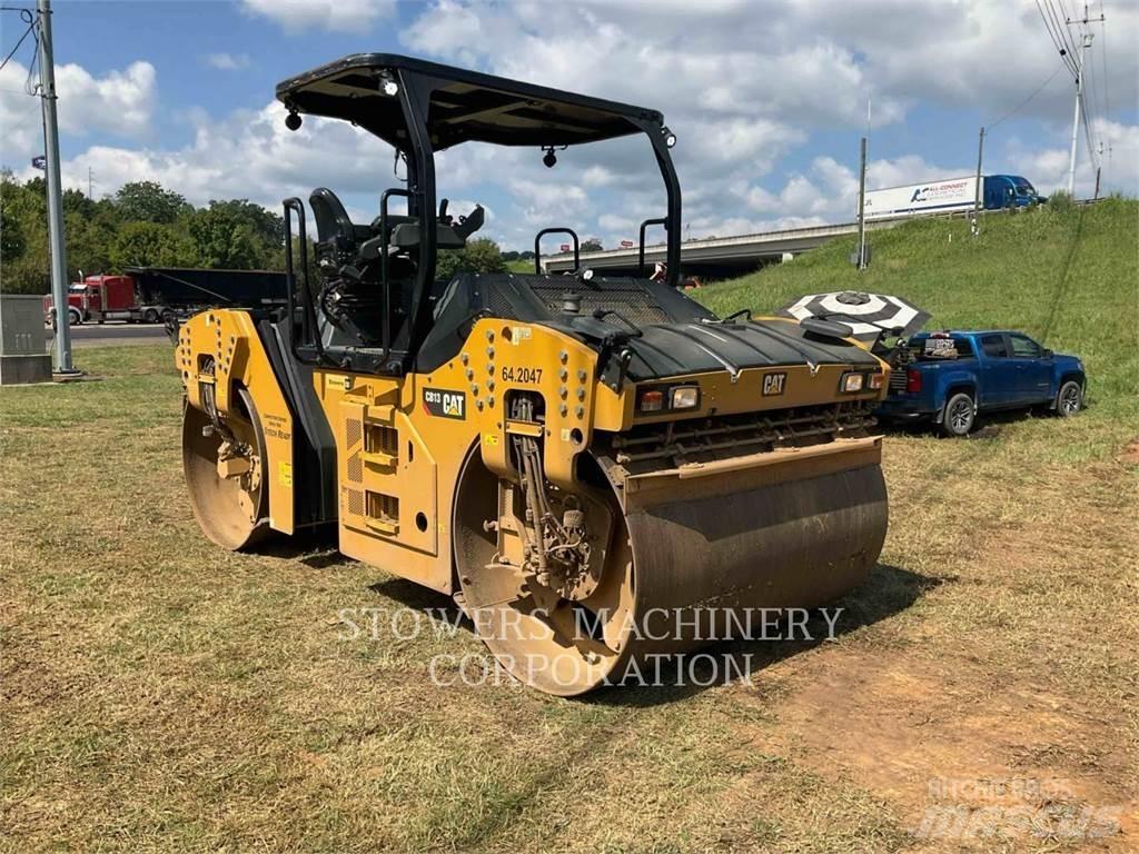 CAT CB13 双轮压路机