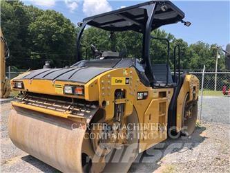 CAT CB13 土壤压实机