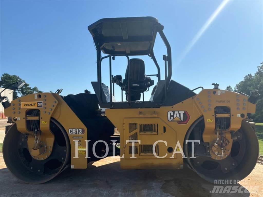 CAT CB13 单轮压路机