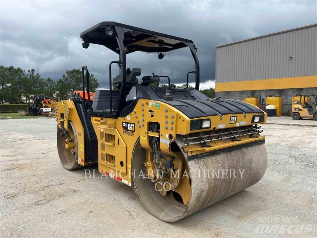 CAT CB13 双轮压路机