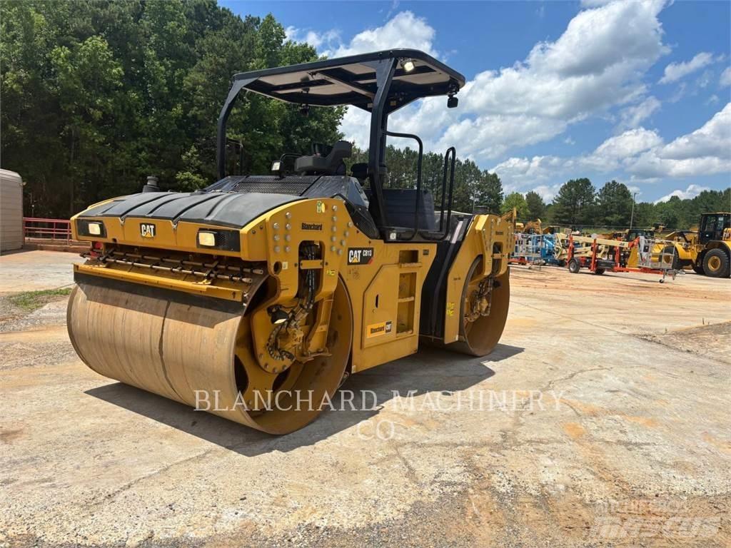 CAT CB13 双轮压路机