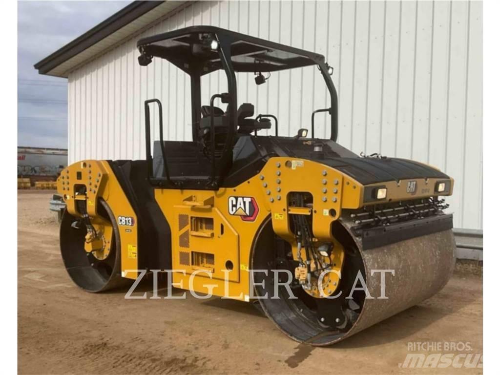 CAT CB13 土壤压实机