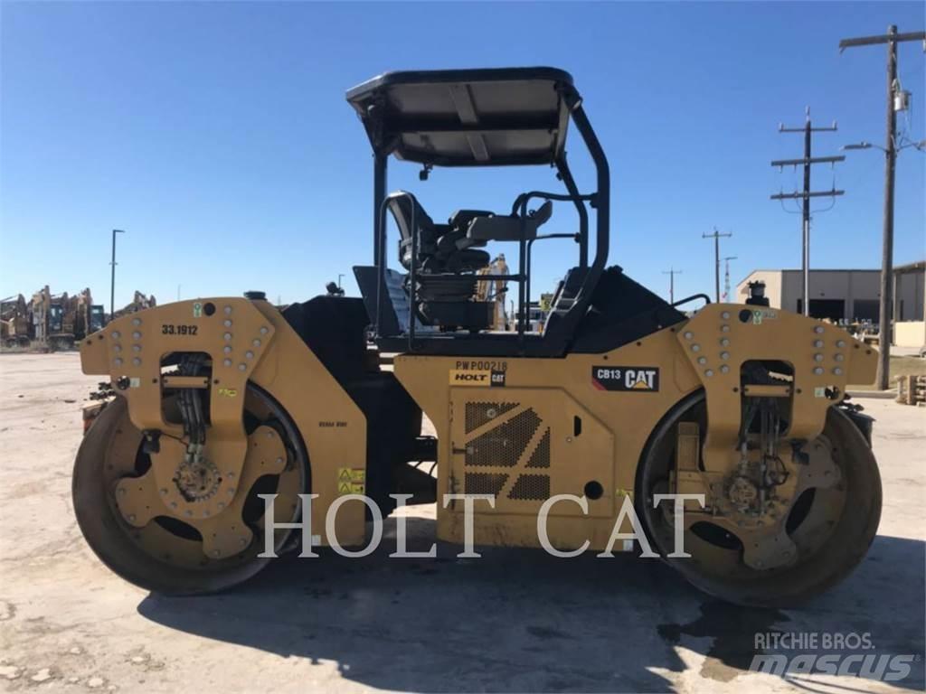 CAT CB13 单轮压路机