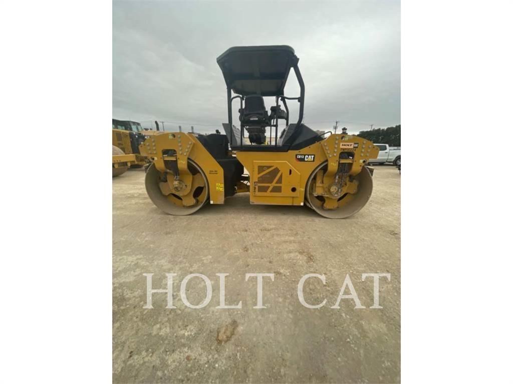 CAT CB13 单轮压路机