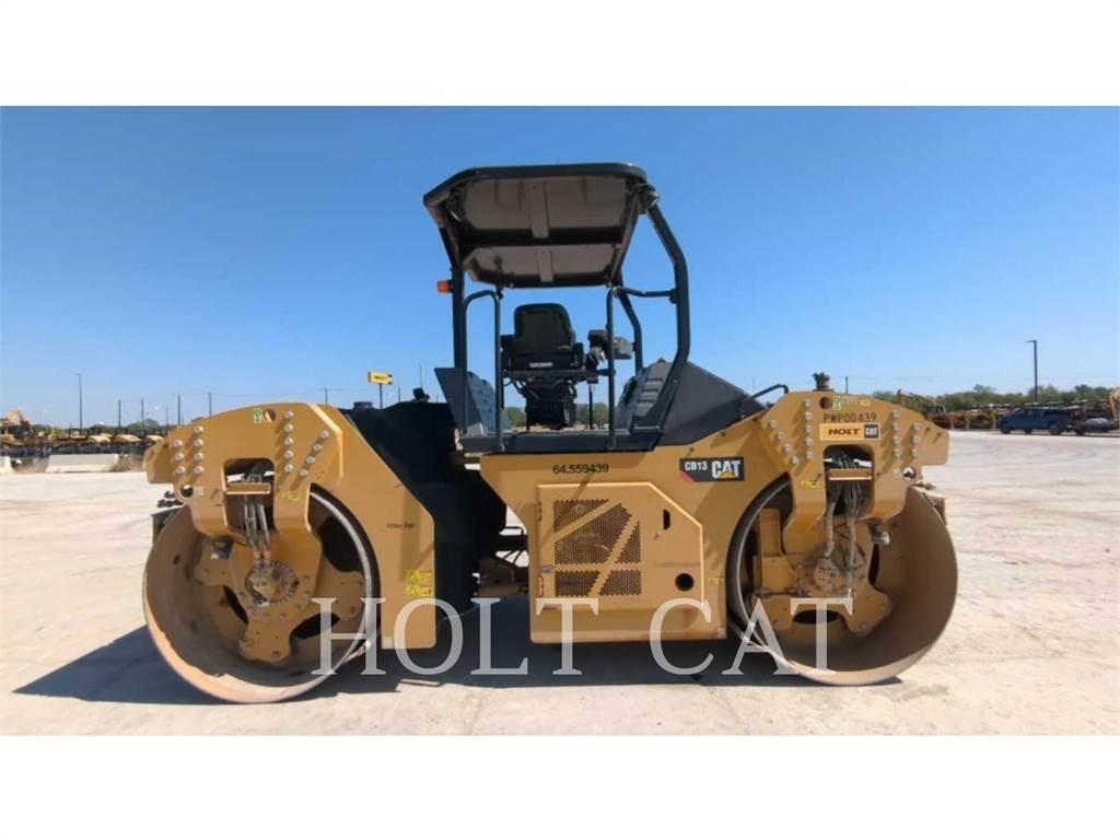 CAT CB13 单轮压路机