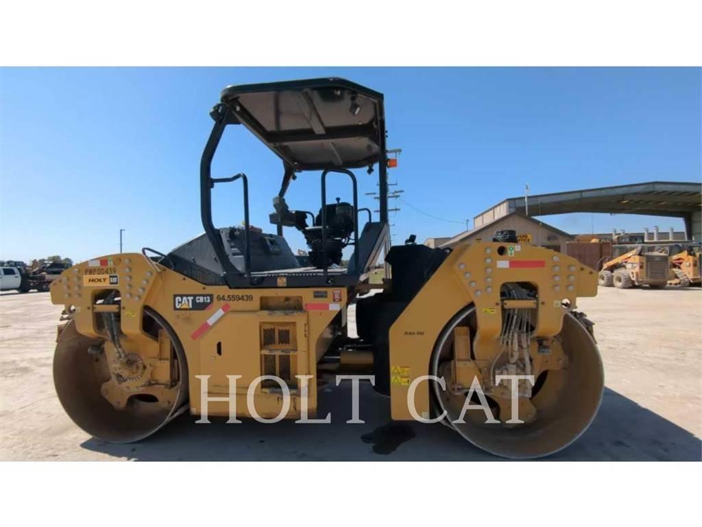 CAT CB13 单轮压路机