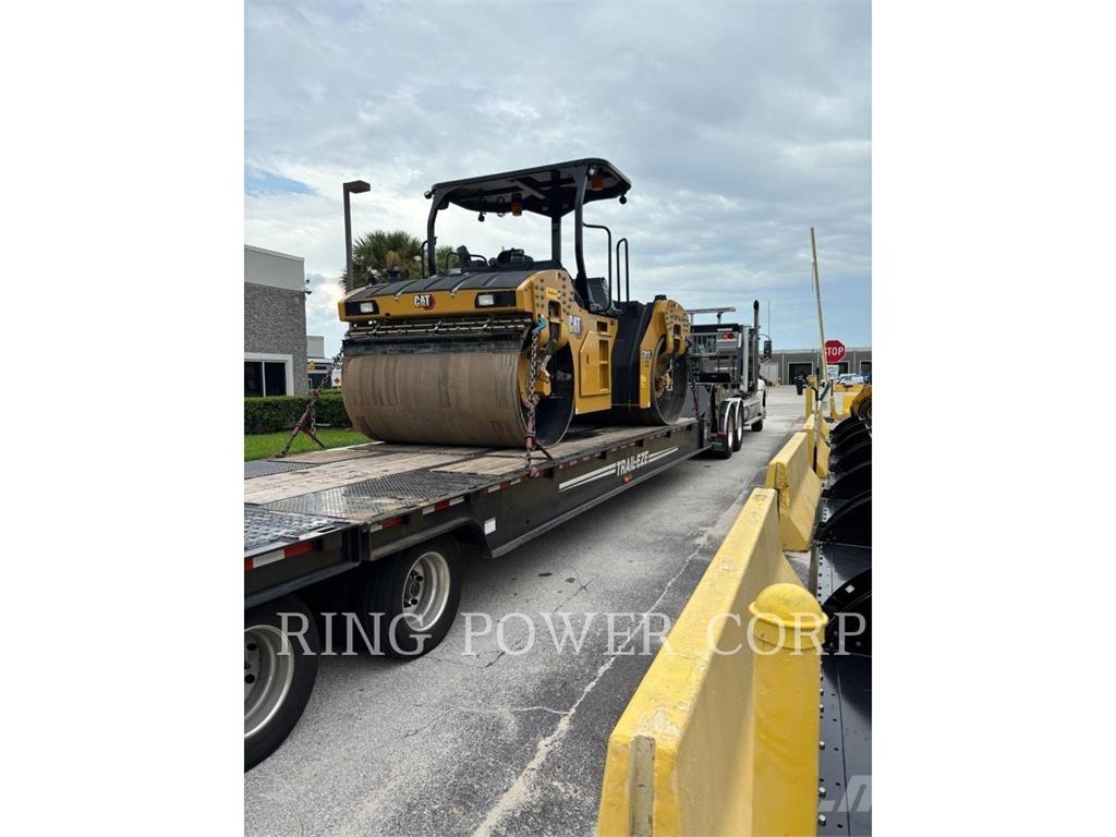CAT CB13 OSC 双轮压路机