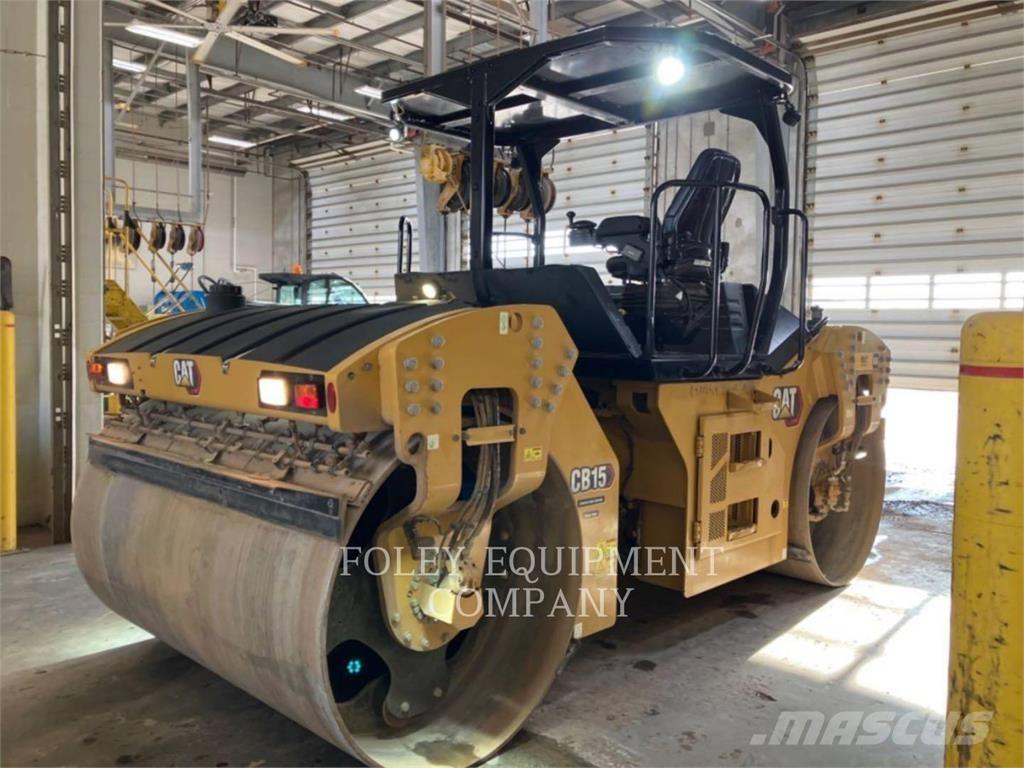 CAT CB15 土壤压实机